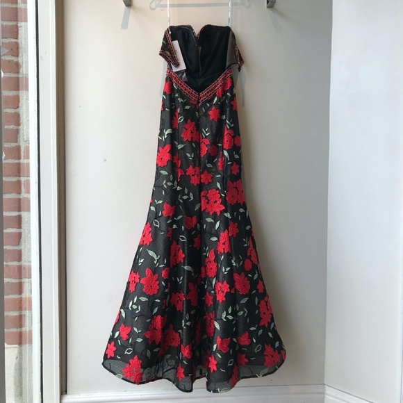 Mon Cheri 'Ellie Wilde' Floral Strapless Gown - Picture 4 of 6